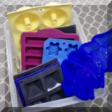 K63. Silicon baking molds.